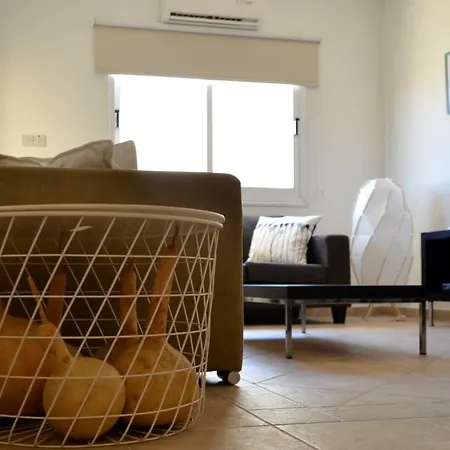 Hippocrates One Bedroom Cozy Flat *